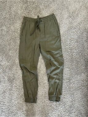 NWOT!! Dress Forum Drawstring Jogger Pants